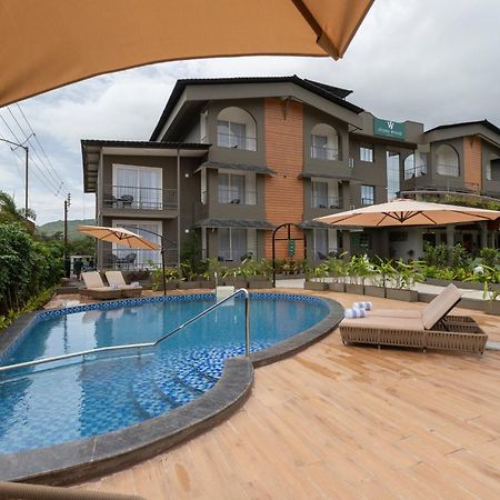 Stone Wood Hotel Amboli Exterior photo