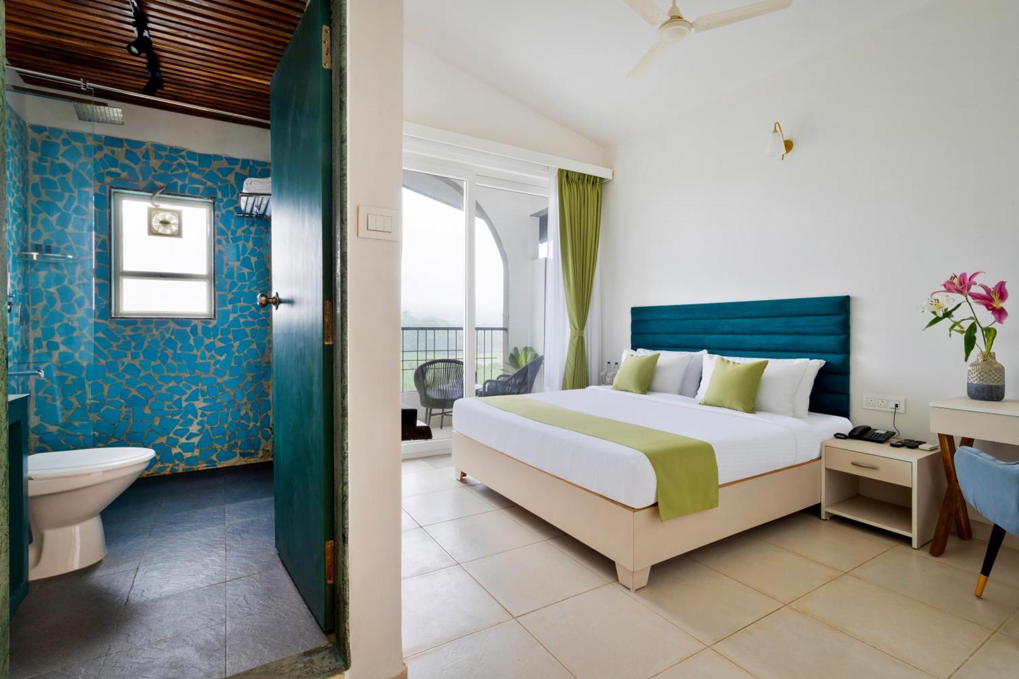 Stone Wood Hotel Amboli Exterior photo