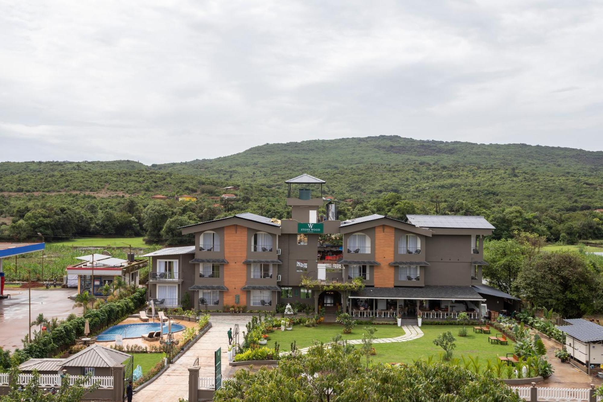 Stone Wood Hotel Amboli Amboli  Exterior photo