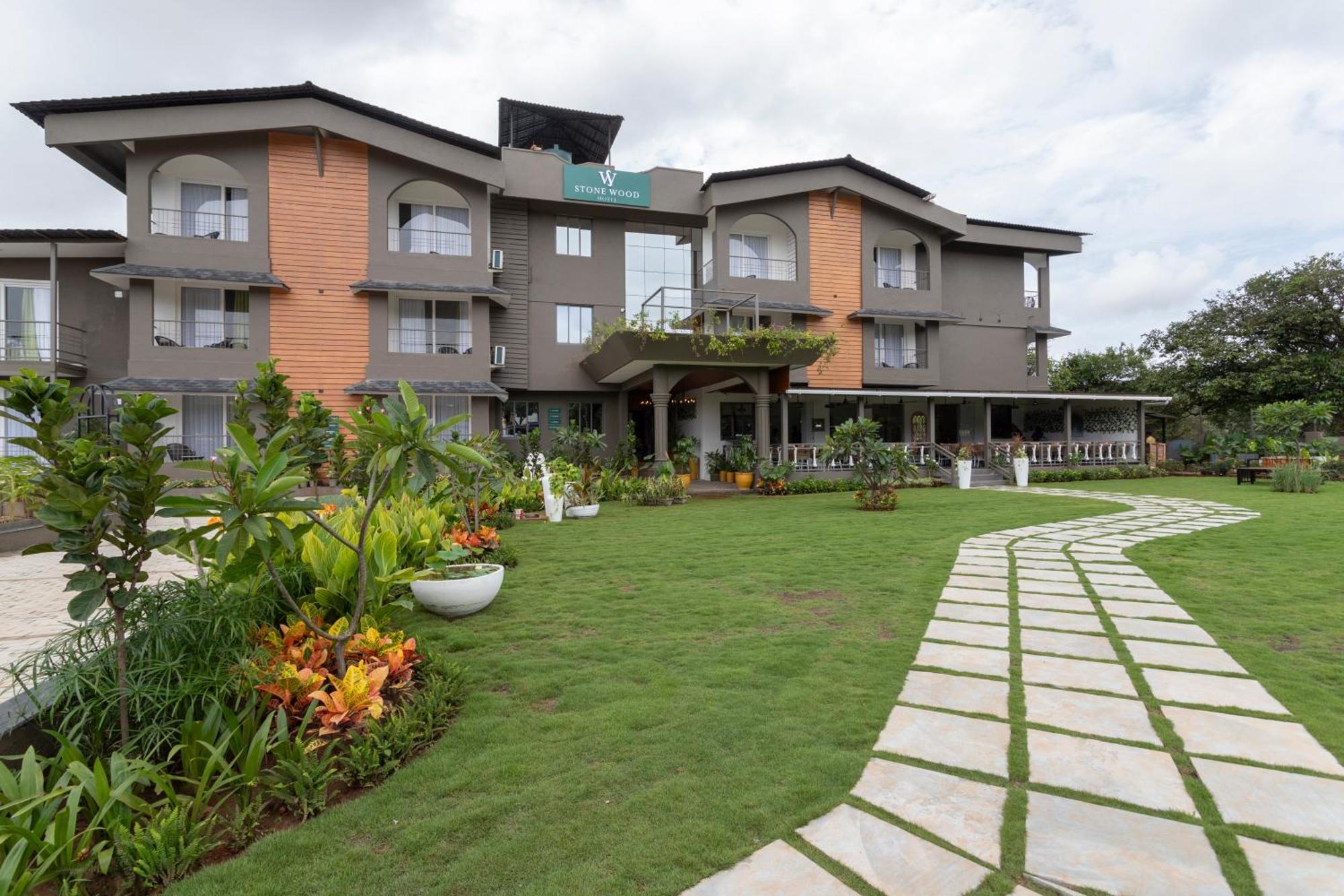 Stone Wood Hotel Amboli Amboli  Exterior photo